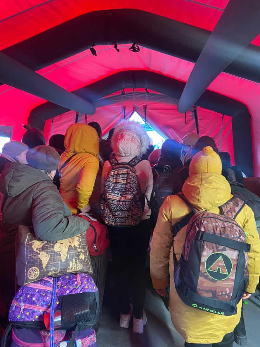 Rodzina Alyssy na granicy z Polską.