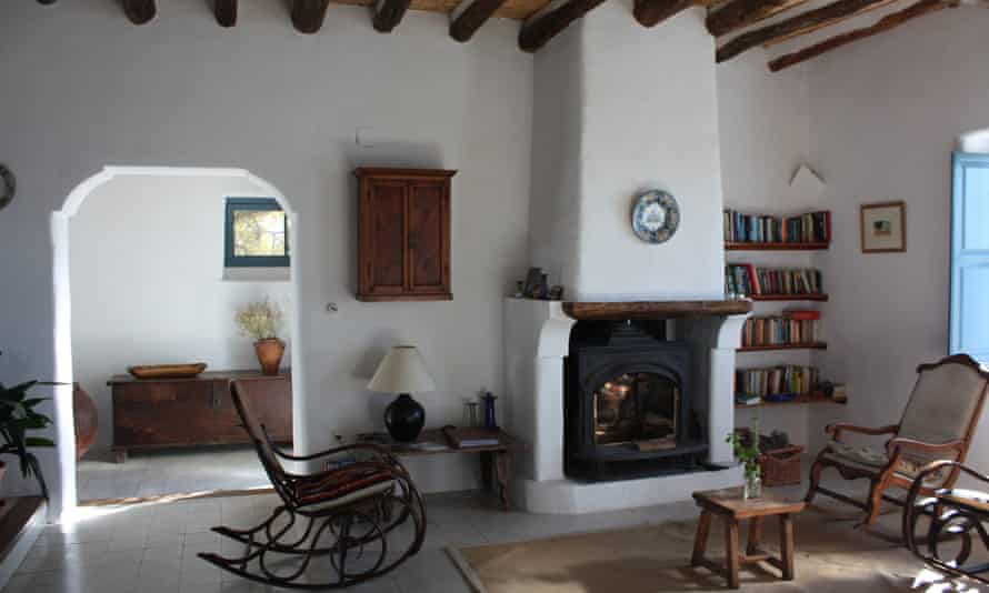 Las Chimeneas sitting room with fireplace
