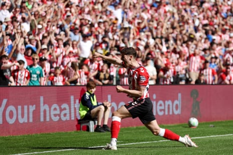 Trai Hume scores a brilliant opener for Sunderland.