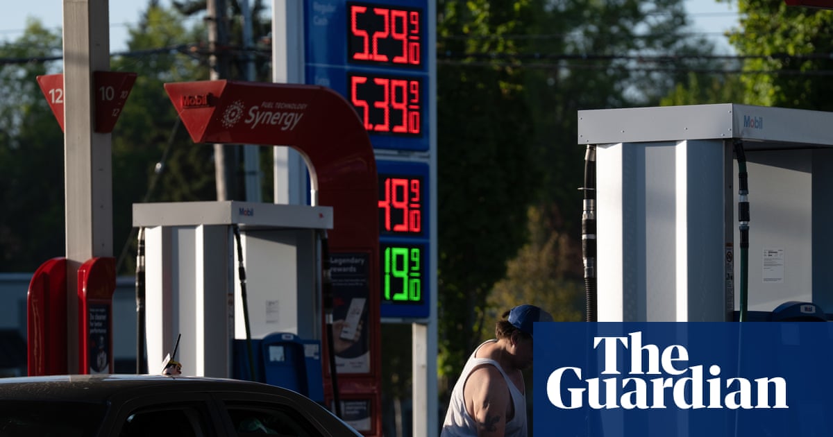 Exxon and Chevron quarterly earnings fall despite soaring oil prices