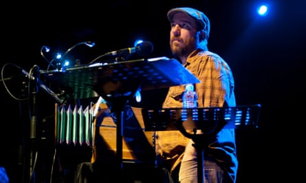 Merritt performing with the Magnetic Fields in Barcelona, 2012.