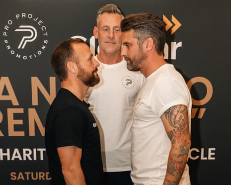 Jody Morris e David Bentley em coletiva de imprensa de boxe.