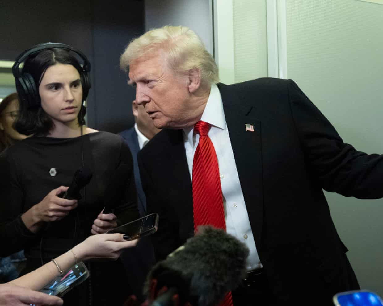 El índice de aprobación de Trump cae al nivel más bajo de su segundo mandato, situándose en el 37%. El índice de aprobación de Trump cae al nivel más bajo de su segundo mandato, situándose en el 37%.