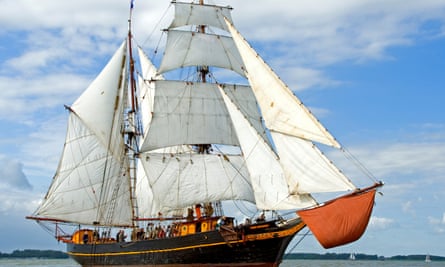 Fairtransport ship Tres Hombres, which transports coffee for Shipped by Sail.
