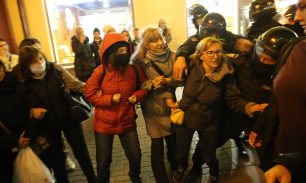 La policía disolvió una manifestación contra la guerra en Moscú el miércoles