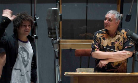 Paul Buckmaster, right, with Jamie Cullum at Capitol Studios, Los Angeles, in 2008.