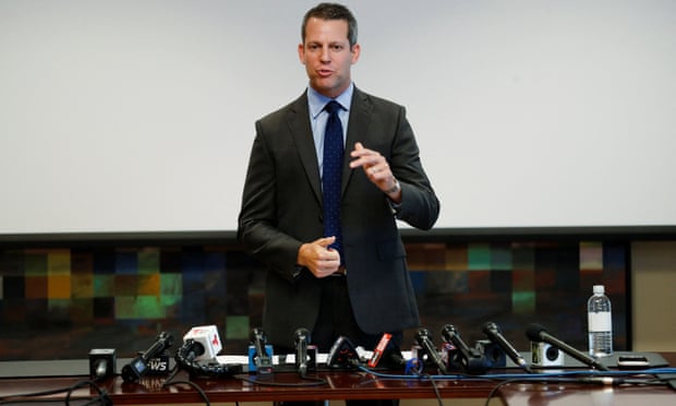 Florida Governor Ron DeSantis suspends Hillsborough County prosecutor Andrew WarrenHillsborough County State Attorney Andrew Warren addresses the media after learning he was suspended of his duties by Florida Governor Ron DeSantis in Tampa, Florida, U.S. August 4, 2022. REUTERS/Octavio Jones