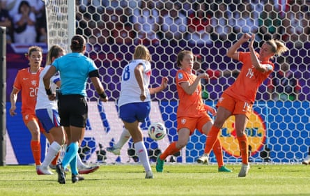 Georgia Stanway puts England 2-0 ahead