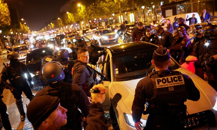 France riots: calmer night reported despite 700 arrests (theguardian.com)