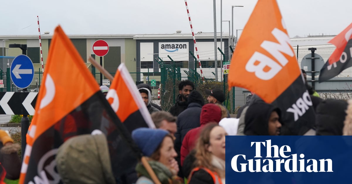 Профсъюзът GMB казва че до 100 служители в центъра за