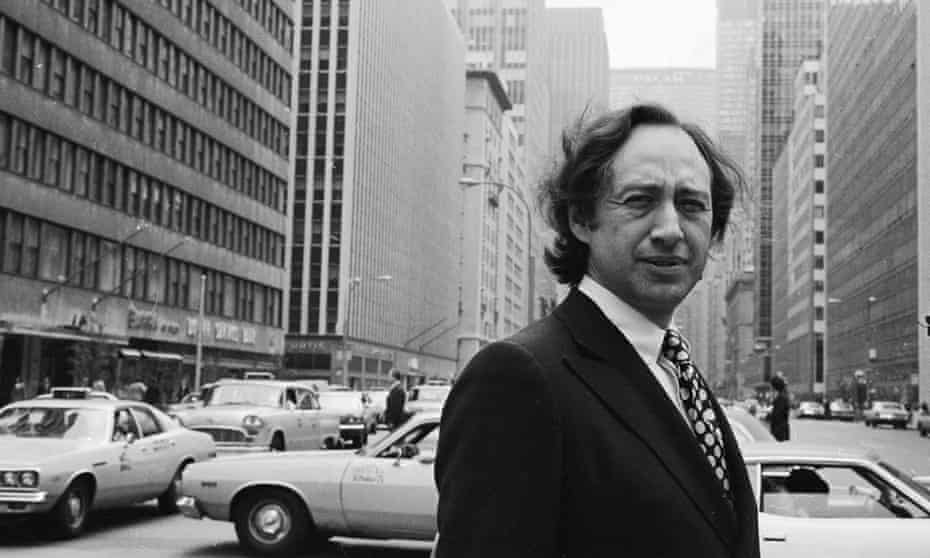 Alvin Toffler, seen here in New York in the 1970s or 80s, forecast the spread of email and the rise of the internet, and popularised the term ‘information overload’.