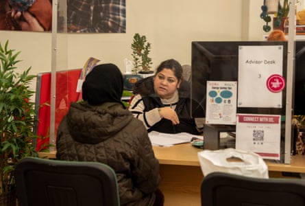 A person speaking to an advisor