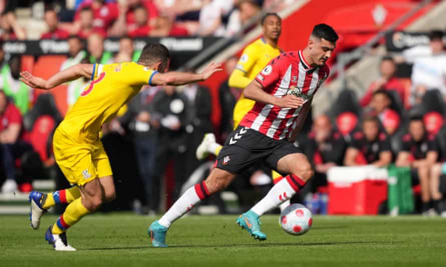 Armando Broja (right) failed to make his presence felt in a substitute appearance for out-of-form Southampton.