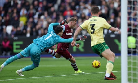 Jarrod Bowen scores for West Ham against Bristol City at the London Stadium