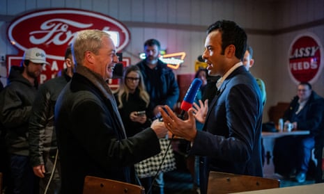 Vivek Ramaswamy is interviewed by Nigel Farage as he makes a campaign visit to Machine Shed Restaurant before the Iowa caucus vote in Urbandale, Iowa, 15 January 2024.
