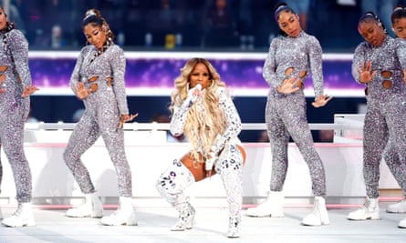 Mary J Blige at the Super Bowl half-time