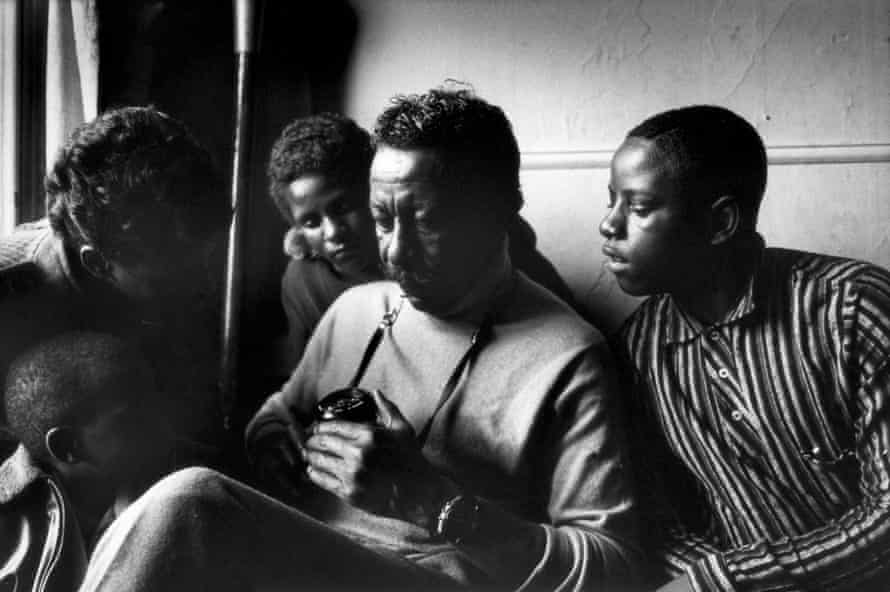 Gordon Parks, centre