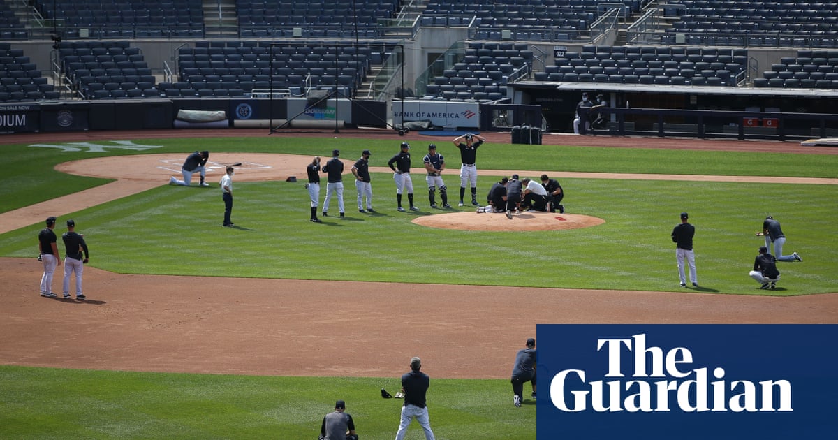 Masahiro Tanaka hit in head by line drive in scary Yankee Stadium scene
