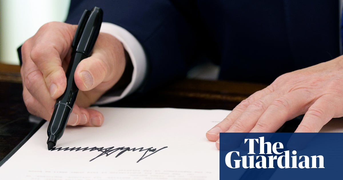 Trump signature to appear on US currency in first for sitting president