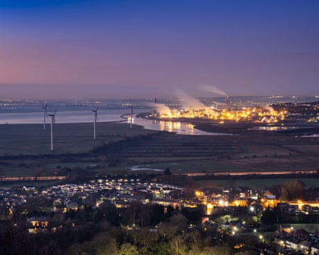 Stopping gas dictating UK energy price could cut bills by £200, thinktank says