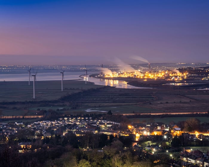 Stopping gas dictating UK energy price could cut bills by £200, thinktank says