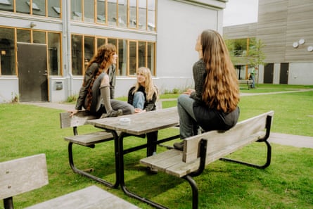 Clarissa Connelly, Henriette Motzfeldt and Catharina Stoltenberg, in the green and pleasant environment of the RMC.