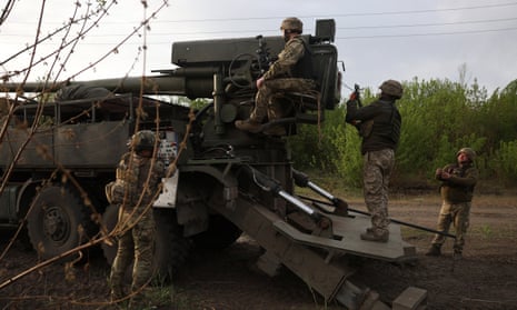 Gunners from 43rd Separate Mechanized Brigade of the Armed Forces of Ukraine  