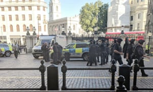Man Arrested Over Charing Cross Tube Station Bomb Alert Uk