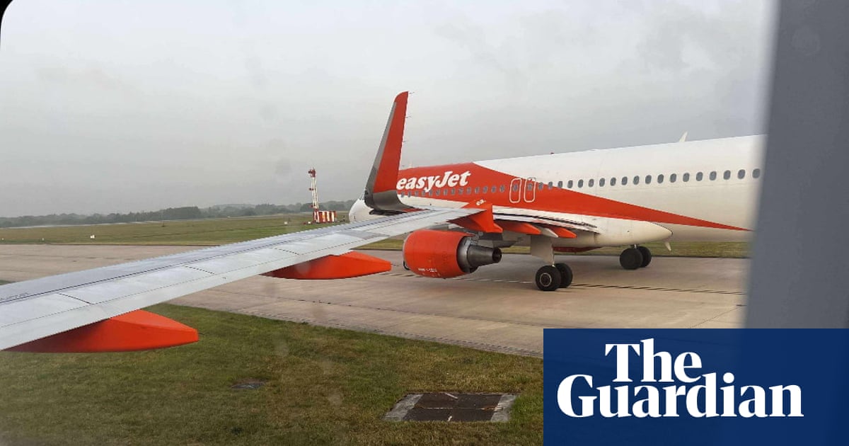 Manchester airport suspends flights after easyJet planes collide
