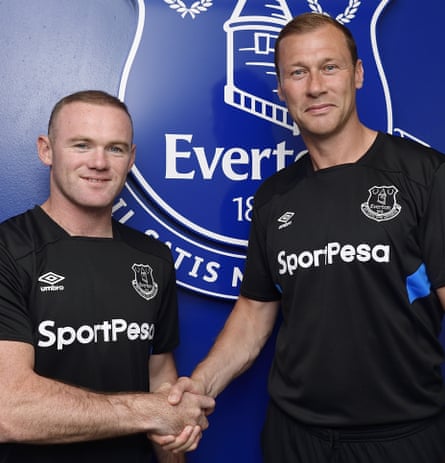 Wayne Rooney with Duncan Ferguson after rejoining Everton as a player in 2017.
