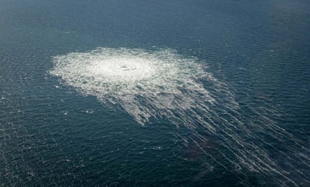 Gas bubbles from the Nord Stream 2 leak reaching surface of the Baltic sea