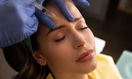 Environ 900 000 injections de Botox sont effectuées au Royaume-Uni chaque année.