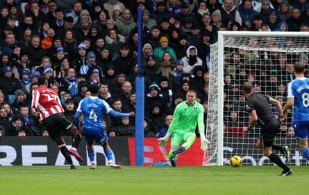 Tyrese Campbell puts Sheffield United 1-0 up past Ethan Horvath successful nan 11th minute.