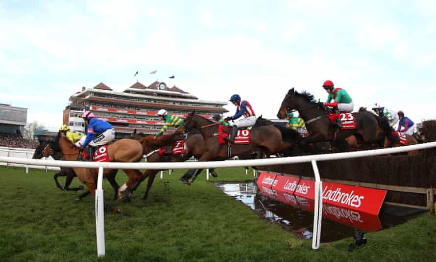 De Rasher Counter (No 10) looks the best outside bet after returning from a long-term injury.