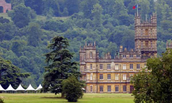 What S The Difference Between A Castle And A Palace Eg Highclere