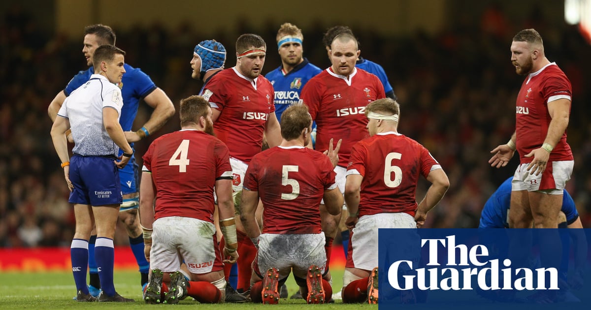 Wales expect France to cheat at the scrum, says prop Wyn Jones
