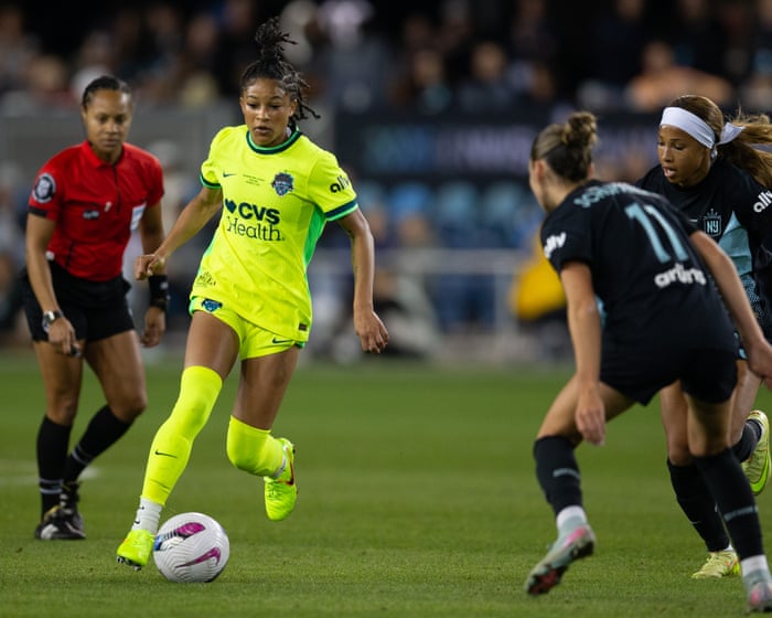 US midfielders Bethune and Hutton move in pair of blockbuster $1m NWSL trades