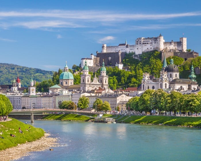 Salzburg bans tourists from driving into historic centre over summer