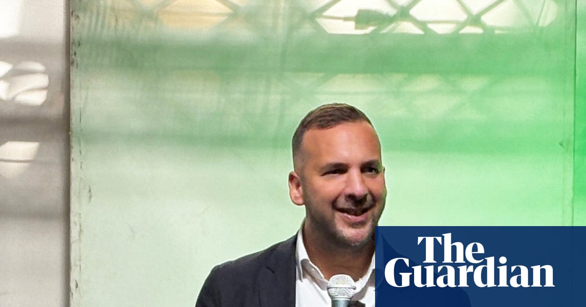 Η αστυνομία διενεργεί έρευνες μετά την αναφορά του Farage στη θέση του Polanski για «υποκίνηση δολοφονίας»