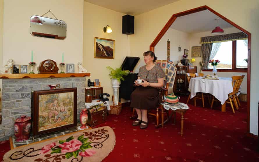 Julie Kelty lives in a 1940s home