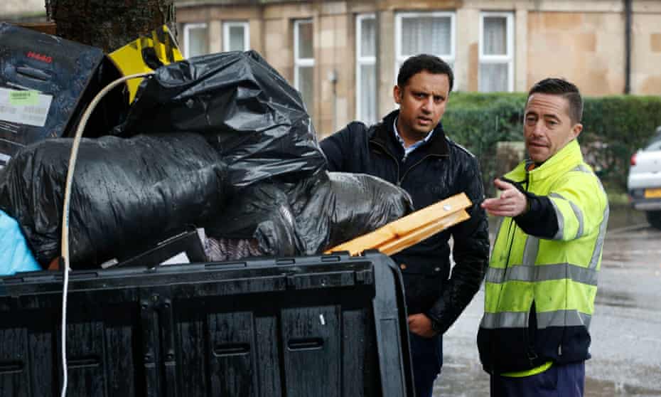 The Scottish Labour leader, Anas Sarwar, is shown an overflowing bin by Barry McAreavey