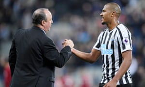Salomón Rondón with Rafa Benítez at Newcastle in May 2019.