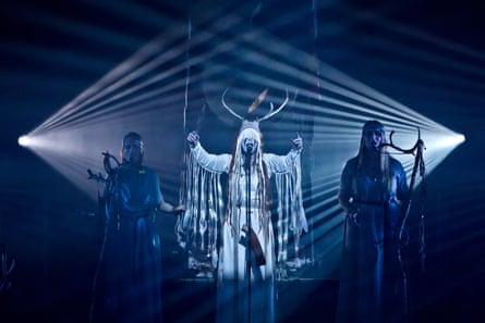 Heilung performing in 2019.