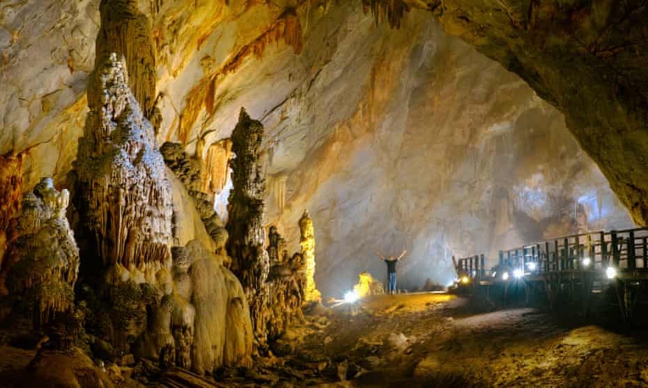 Paradise cave, Vietnam