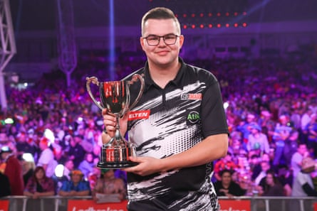 Gian van Veen with the PDC World Youth Championship trophy
