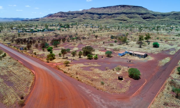 The final landholders in the former asbestos mining town of Wittenoom in Western Australiawill be compensated for their properties by the state government. 