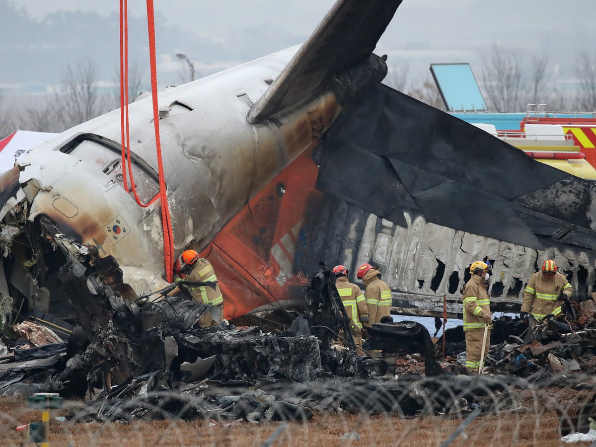 Black boxes on crashed South Korean plane cut out before impact, inquiry finds | South Korea plane crash | The Guardian