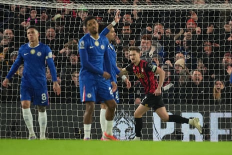 Bournemouth's David Brooks (right) celebrates scoring his side's opening goal during the English Premier League soccer match between Chelsea and Bournemouth.