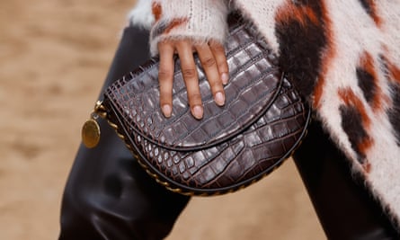 Tas 'kulit apel' Stella McCartney.
