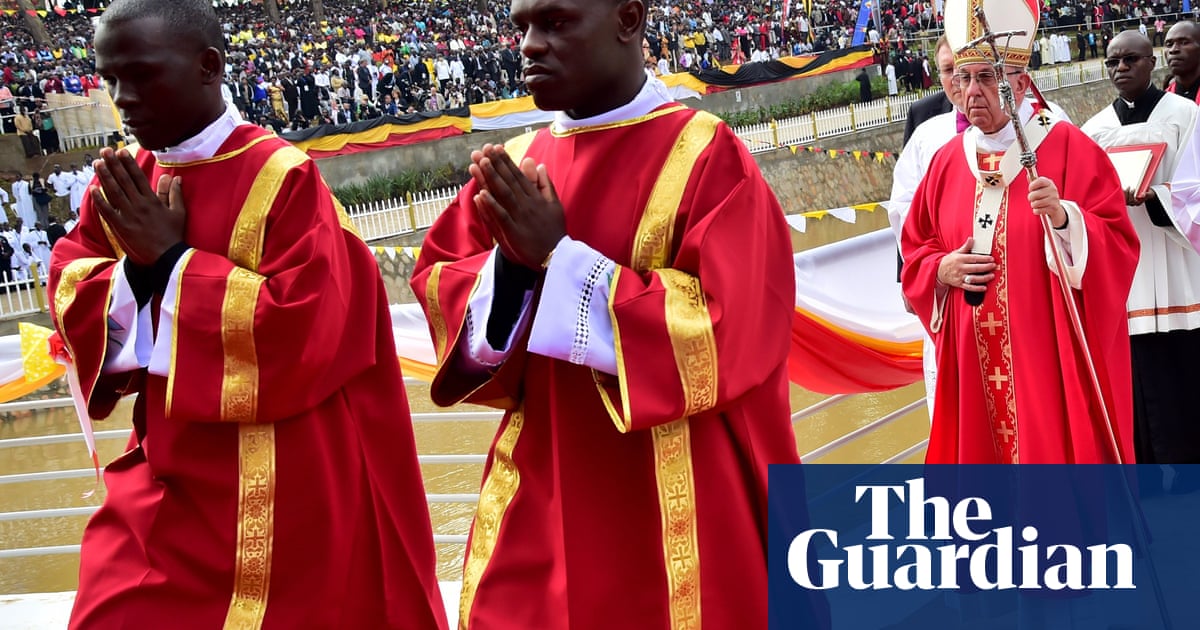 pope francis visits uganda